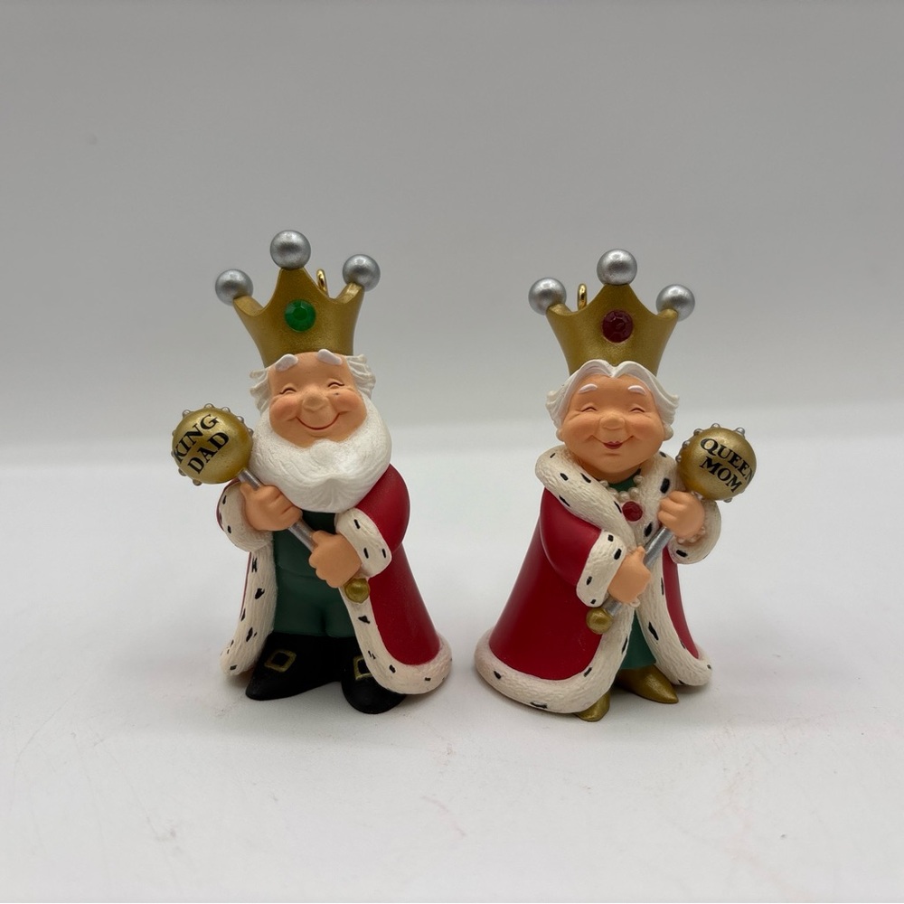 Hallmark Keepsake Ornament Dated 2000 King‎ Dad/Queen Mom Handcrafted